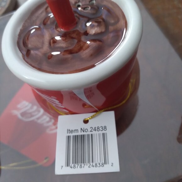 Coca Cola Salt and Pepper Shakers - NIB - Picture 3 of 7